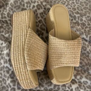 Abercrombie straw platform heel